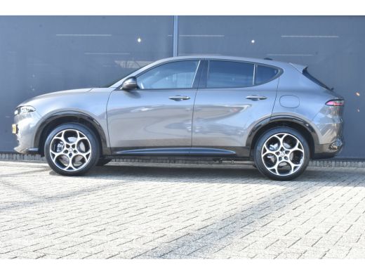 Alfa Romeo Tonale 1.3T PHEV Sprint Q4 280pk | Afn. Trekhaak | Stuur/Stoelverwarming | Navigatie | 19"LMV | Achterui... ActivLease financial lease