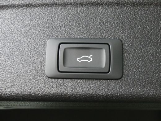 Audi A4 Avant 35 TFSI Advanced Edition | CAMERA | STOELVERWARMING | ELEKTRISCHE ACHTERKLEP | PARKEERSENSO... ActivLease financial lease