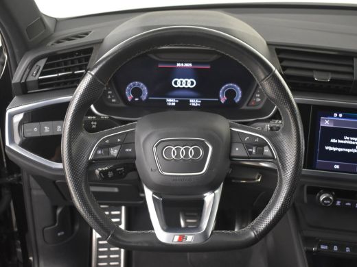 Audi Q3 35 TFSI S Edition 150pk AUT l S-Line l Zwart optiek l  | Achteruitrijcamera | Apple Carplay Andro... ActivLease financial lease