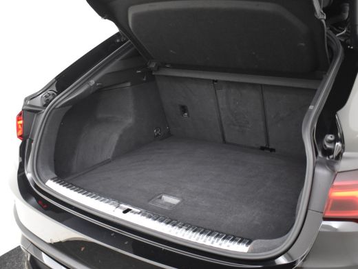 Audi Q3 35 TFSI S Edition 150pk AUT l S-Line l Zwart optiek l  | Achteruitrijcamera | Apple Carplay Andro... ActivLease financial lease