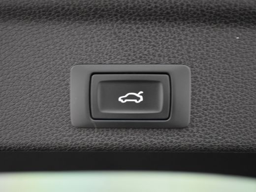 Audi Q3 35 TFSI S Edition 150pk AUT l S-Line l Zwart optiek l  | Achteruitrijcamera | Apple Carplay Andro... ActivLease financial lease