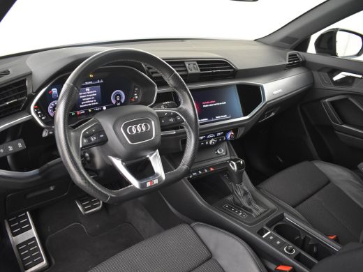 Audi Q3 35 TFSI S Edition 150pk AUT l S-Line l Zwart optiek l  | Achteruitrijcamera | Apple Carplay Andro... ActivLease financial lease