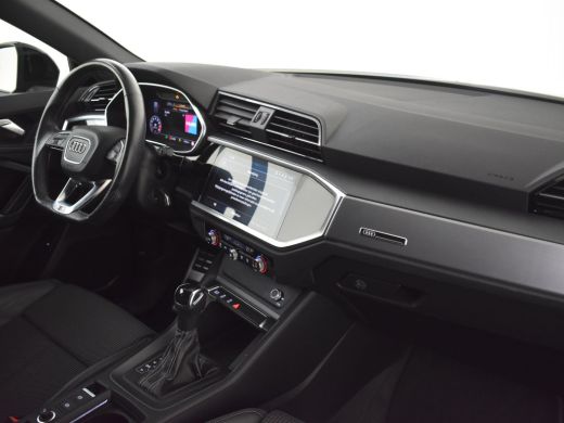 Audi Q3 35 TFSI S Edition 150pk AUT l S-Line l Zwart optiek l  | Achteruitrijcamera | Apple Carplay Andro... ActivLease financial lease