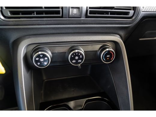 Citroën &euml;-C3 Business | Boordlader 11kW - 3 fasen | Dagrijverlichting | Draadloze telefoonlader ActivLease financial lease