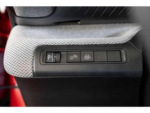 Citroën &euml;-C3 Business | Boordlader 11kW - 3 fasen | Dagrijverlichting | Draadloze telefoonlader ActivLease financial lease