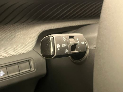 Citroën &euml;-C3 Business | Boordlader 11kW - 3 fasen | Dagrijverlichting | Draadloze telefoonlader ActivLease financial lease