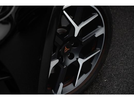 CUPRA Formentor 1.5 TSI e-Hybrid 272pk VZ Performance | Trekhaak | Leder | 360 Camera | Panoramadak | Sennheiser ActivLease financial lease