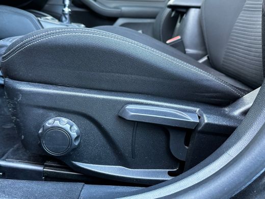 Ford Focus 1.0 125PK Titanium X | B&O SOUND| STUUR, STOEL EN VOORRUITVERWARMING| CAMERA| LED KOPLAMPEN| KEYL... ActivLease financial lease