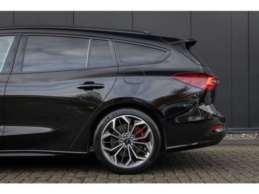 Ford Focus 1.0 EcoBoost Hybrid ST Line X Panoramadak | Adatieve cruise | Nieuw model | Camera | Full LED | E... ActivLease financial lease