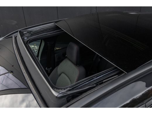 Ford Focus 1.0 EcoBoost Hybrid ST Line X Panoramadak | Adatieve cruise | Nieuw model | Camera | Full LED | E... ActivLease financial lease