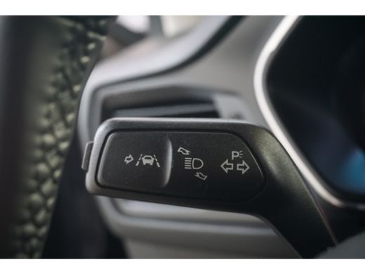 Ford Focus 1.0 EcoBoost Hybrid Titanium | Airco (automatisch) | Cruise control | DAB ontvanger ActivLease financial lease