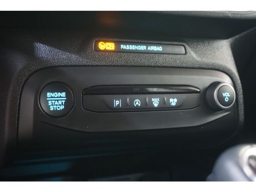 Ford Focus 1.0 EcoBoost Hybrid Titanium | Airco (automatisch) | Cruise control | DAB ontvanger ActivLease financial lease