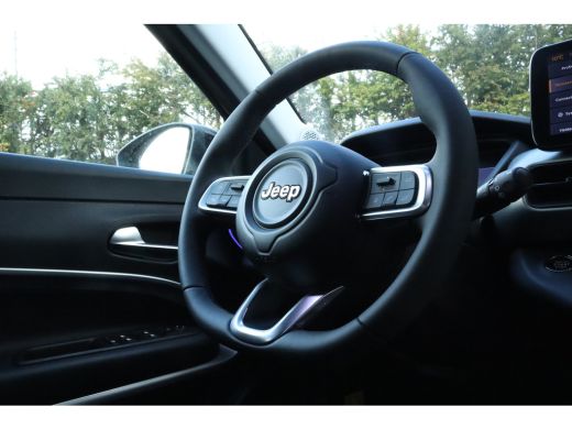 Jeep Avenger 1.2 e-Hybrid Summit | Adaptieve Cruise | Stoelverwarming | JBL Audio | Elektr. klep | Keyless | N... ActivLease financial lease