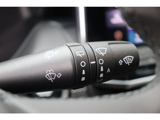 Jeep Compass 1.5T e-HYBRID 130PK LIMITED AUTOMAAT / NAVI / LEDER / CLIMA / FULL-LED / CAMERA / 19" LMV / KEYLE... ActivLease financial lease