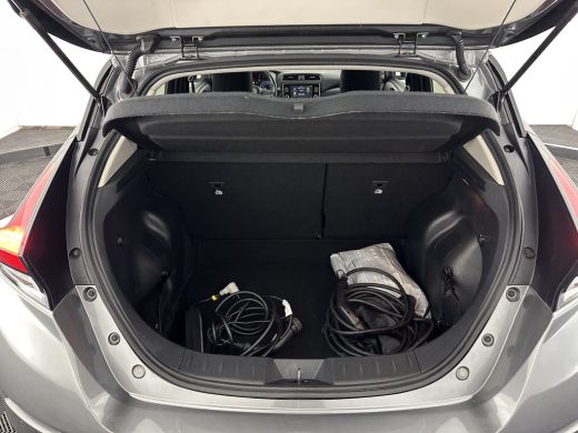 Nissan Leaf N-Connecta 40 kWh {SOH-90%} Aut. *HEAT-PUMP | ADAPTIVE-CRUISE | NAVI-FULLMAP | TOPVIEW | KEYLESS ... ActivLease financial lease