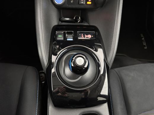 Nissan Leaf N-Connecta 40 kWh {SOH-90%} Aut. *HEAT-PUMP | ADAPTIVE-CRUISE | NAVI-FULLMAP | TOPVIEW | KEYLESS ... ActivLease financial lease