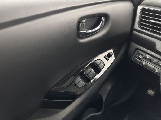 Nissan Leaf N-Connecta 40 kWh {SOH-90%} Aut. *HEAT-PUMP | ADAPTIVE-CRUISE | NAVI-FULLMAP | TOPVIEW | KEYLESS ... ActivLease financial lease