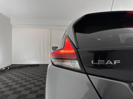 Nissan Leaf N-Connecta 40 kWh {SOH-90%} Aut. *HEAT-PUMP | ADAPTIVE-CRUISE | NAVI-FULLMAP | TOPVIEW | KEYLESS ... ActivLease financial lease