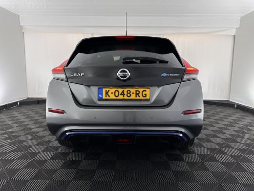 Nissan Leaf N-Connecta 40 kWh {SOH-90%} Aut. *HEAT-PUMP | ADAPTIVE-CRUISE | NAVI-FULLMAP | TOPVIEW | KEYLESS ... ActivLease financial lease