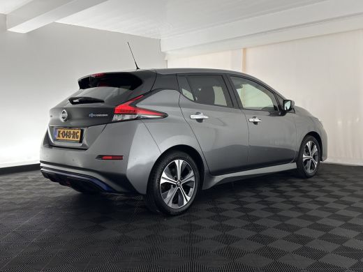 Nissan Leaf N-Connecta 40 kWh {SOH-90%} Aut. *HEAT-PUMP | ADAPTIVE-CRUISE | NAVI-FULLMAP | TOPVIEW | KEYLESS ... ActivLease financial lease