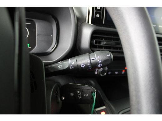 Opel Combo L2H1 130PK 3 Persoons 2 persoons bijrijdersbank | Airco Apple Carplay | Android auto ActivLease financial lease