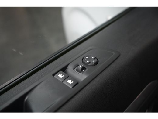 Opel Vivaro 2.0D L3H1 145PK Automaat Betimmering | Stuurverwarming | Airco | Achteruitrijcamera | Apple carpl... ActivLease financial lease