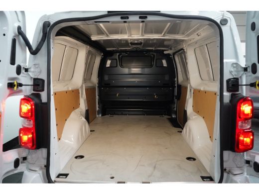 Opel Vivaro 2.0D L3H1 145PK Automaat Betimmering | Stuurverwarming | Airco | Achteruitrijcamera | Apple carpl... ActivLease financial lease