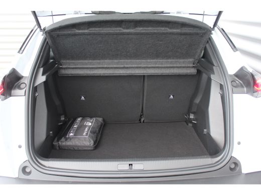 Peugeot 2008 1.2 HYBRID 136PK ACTIVE AUTOMAAT / NAVI / CLIMA / LED / PDC / CRUISECONTROL / 1E EIGENAAR / NIEUW... ActivLease financial lease