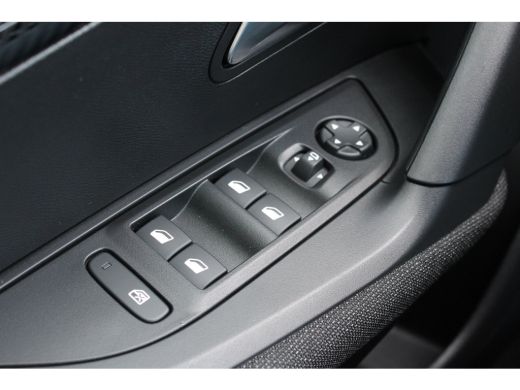 Peugeot 2008 1.2 HYBRID 136PK ACTIVE AUTOMAAT / NAVI / CLIMA / LED / PDC / CRUISECONTROL / 1E EIGENAAR / NIEUW... ActivLease financial lease