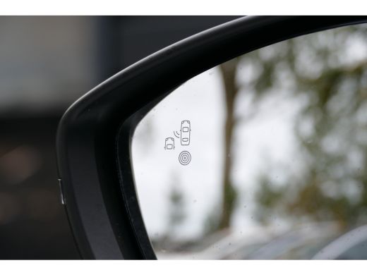 Peugeot 2008 1.2 PureTech 130 GT PACK / NAVI / ALCANTARA / PDC / CLIMA / 17"LMV / CAMERA V+A / KEYLESS / MASSA... ActivLease financial lease