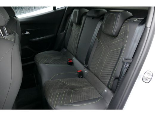 Peugeot 2008 1.2 PureTech 130 GT PACK / NAVI / ALCANTARA / PDC / CLIMA / 17"LMV / CAMERA V+A / KEYLESS / MASSA... ActivLease financial lease