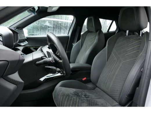 Peugeot 2008 1.2 PureTech 130 GT PACK / NAVI / ALCANTARA / PDC / CLIMA / 17"LMV / CAMERA V+A / KEYLESS / MASSA... ActivLease financial lease