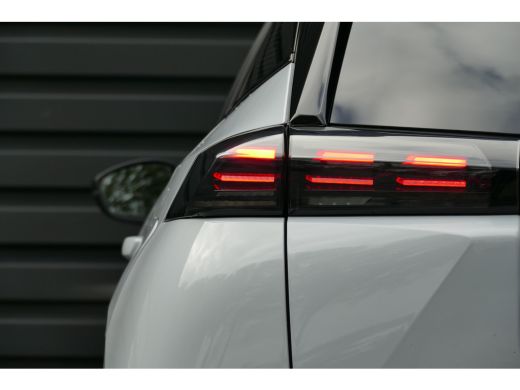 Peugeot 2008 1.2 PureTech 130 GT PACK / NAVI / ALCANTARA / PDC / CLIMA / 17"LMV / CAMERA V+A / KEYLESS / MASSA... ActivLease financial lease