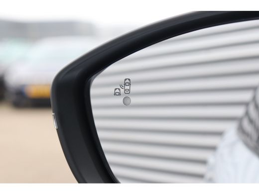 Peugeot 2008 1.2 PURETECH 130PK GT PACK AUTOMAAT / NAVI / LEDER / CLIMA / LED / PDC / 17" LMV / KEYLESS / ALCA... ActivLease financial lease