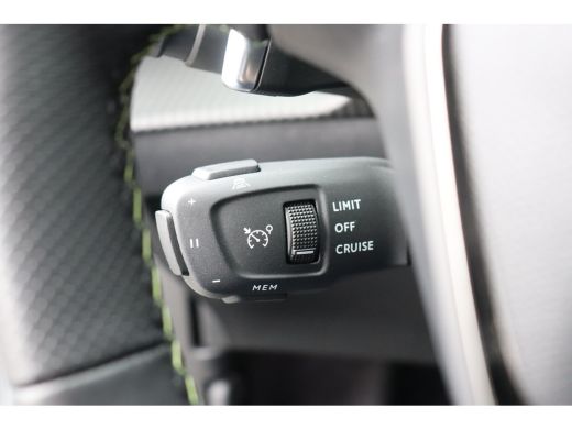 Peugeot 2008 1.2 PURETECH 130PK GT PACK AUTOMAAT / NAVI / LEDER / CLIMA / LED / PDC / 17" LMV / KEYLESS / ALCA... ActivLease financial lease