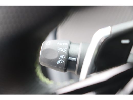 Peugeot 2008 1.2 PURETECH 130PK GT PACK AUTOMAAT / NAVI / LEDER / CLIMA / LED / PDC / 17" LMV / KEYLESS / ALCA... ActivLease financial lease