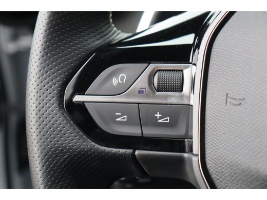 Peugeot 2008 1.2 PURETECH 130PK GT PACK AUTOMAAT / NAVI / LEDER / CLIMA / LED / PDC / 17" LMV / KEYLESS / ALCA... ActivLease financial lease