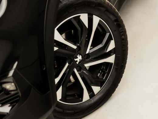 Peugeot 2008 1.2 PureTech GT Line 131Pk (VIRTUAL COCKPIT, APPLE CARPLAY, GROOT NAVI, 360 CAMERA, LEDER, STOELV... ActivLease financial lease