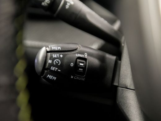 Peugeot 2008 1.2 PureTech GT Line 131Pk (VIRTUAL COCKPIT, APPLE CARPLAY, GROOT NAVI, 360 CAMERA, LEDER, STOELV... ActivLease financial lease