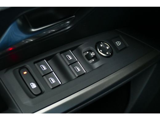 Peugeot 3008 1.2 HYBRID 145PK GT AUTOMAAT / NAVI / LED / CLIMA / PDC / 19"LMV / CAMERA / KEYLESS / ELEKTR. ACH... ActivLease financial lease