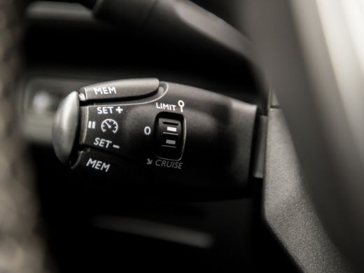 Peugeot 3008 1.2 PureTech Allure Sport 131Pk (PANORAMADAK, APPLE CARPLAY, GROOT NAVI, 360 CAMERA, KEYLESS, LED... ActivLease financial lease