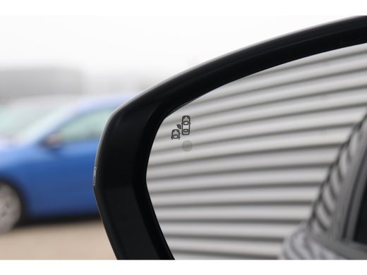 Peugeot 3008 1.6 HYBRID 225PK ALLURE PACK BUSINESS AUTOMAAT / NAVI / LEDER / CLIMA / PDC / 19" LMV / CAMERA / ... ActivLease financial lease