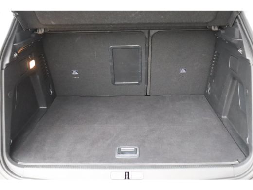 Peugeot 3008 1.6 HYBRID 225PK ALLURE PACK BUSINESS AUTOMAAT / NAVI / LEDER / CLIMA / PDC / 19" LMV / CAMERA / ... ActivLease financial lease