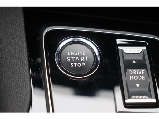 Peugeot 3008 1.6 HYBRID 225PK ALLURE PACK BUSINESS AUTOMAAT / NAVI / LEDER / CLIMA / PDC / 19" LMV / CAMERA / ... ActivLease financial lease