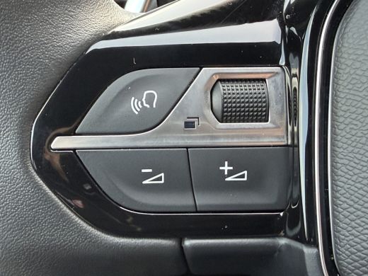 Peugeot 3008 225pk HYbrid Allure Pack (Camera - Keyless Entry - LED - 19"- Adaptieve Cruise Controle - Automat... ActivLease financial lease