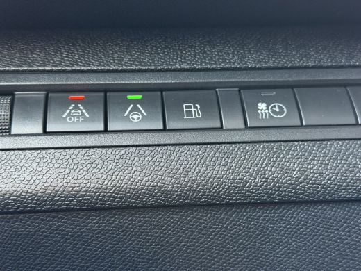 Peugeot 3008 225pk HYbrid Allure Pack (Camera - Keyless Entry - LED - 19"- Adaptieve Cruise Controle - Automat... ActivLease financial lease