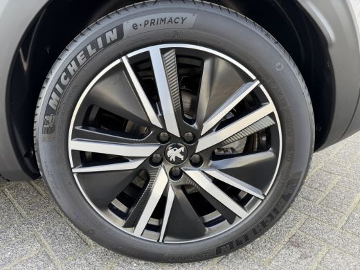 Peugeot 3008 225pk HYbrid Allure Pack (Camera - Keyless Entry - LED - 19"- Adaptieve Cruise Controle - Automat... ActivLease financial lease