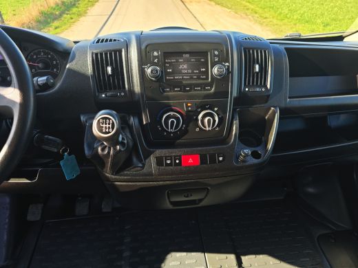 Peugeot Boxer 435 2.2 BlueHDi L4H3 - 165 Pk - Euro 6 - ParkeerCamera - Airco - Cruise Control ActivLease financial lease