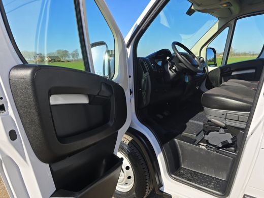 Peugeot Boxer 435 2.2 BlueHDi L4H3 - 165 Pk - Euro 6 - ParkeerCamera - Airco - Cruise Control ActivLease financial lease