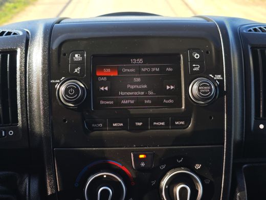 Peugeot Boxer 435 2.2 BlueHDi L4H3 - 165 Pk - Euro 6 - ParkeerCamera - Airco - Cruise Control ActivLease financial lease